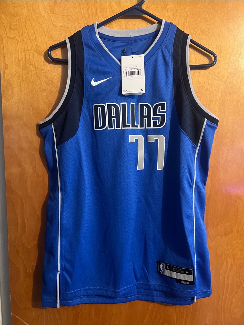 Nike Youth Dallas Mavericks Luka Dončić #77 Jersey NWT